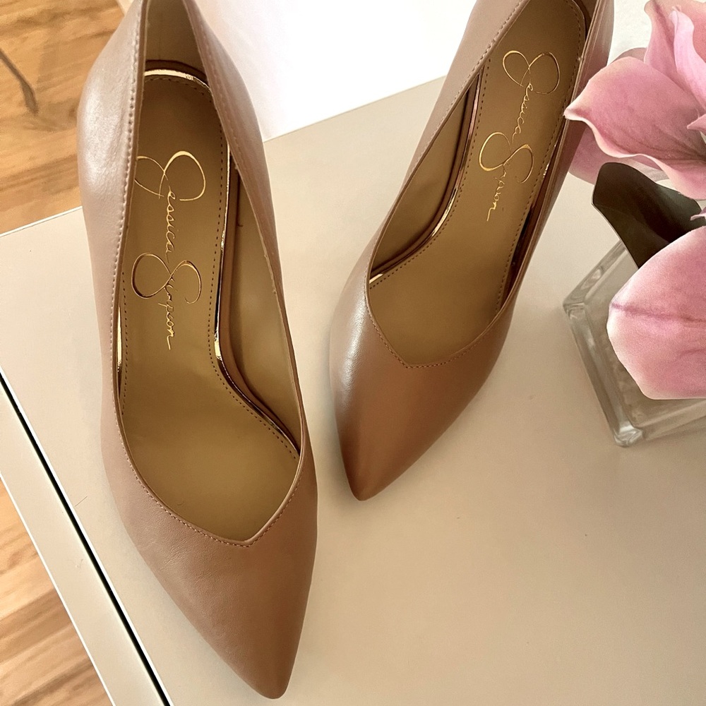 Brand new Jessica Simpson pumps